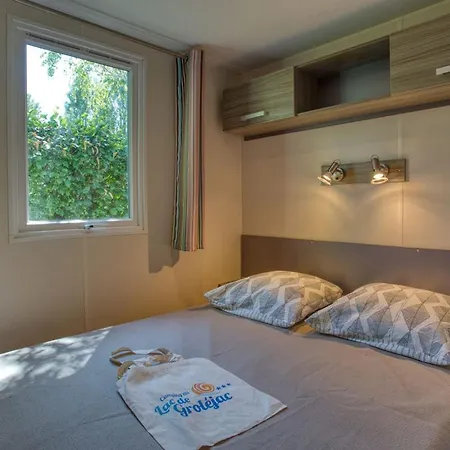 Camping Mobil-home Avec Terrasse à - Api-1-52-1141 Groléjac