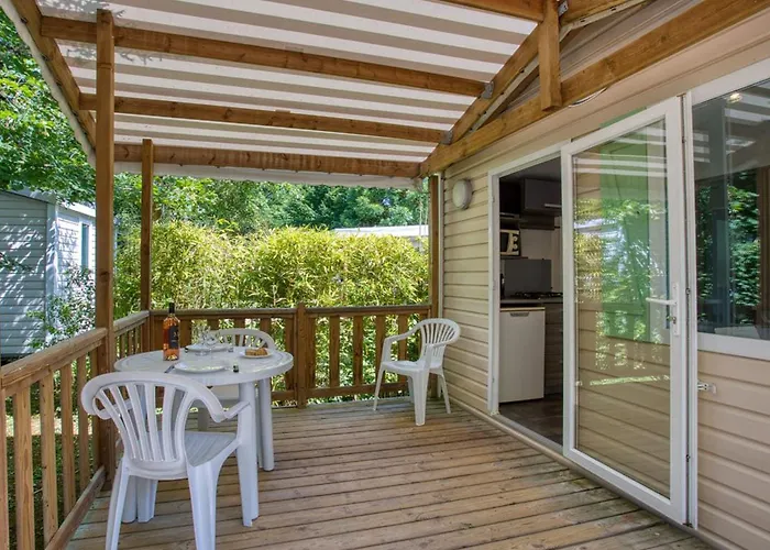 مكان تخييم Mobil-home Avec Terrasse A - Api-1-52-1141 *