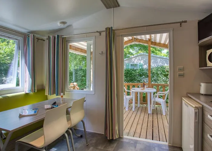 مكان تخييم Mobil-home Avec Terrasse A - Api-1-52-1141 *